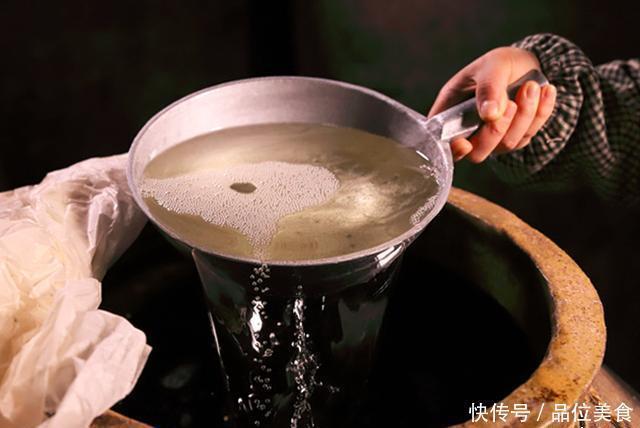 身上|买白酒时,不管什么牌子,只要瓶身上有“这5个字”,都是酒精勾兑酒