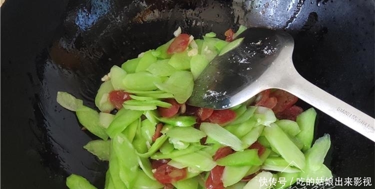  腊肠|三伏天，遇到这菜我从不还价，碰运气才能买到，脆嫩爽口特营养