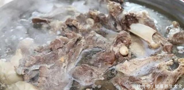 万万不可|炖羊肉,万万不可放这料,否则一锅就废了,难怪肉和汤难以入口