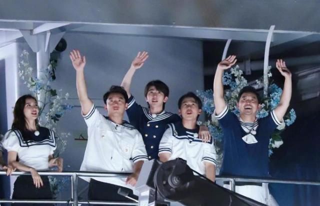 节目|《奔跑吧》迎来杀青,baby发7年对比图,一句“相遇”让人感慨