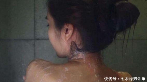 小刘说|男中介趁晚上带客户看房，还“偷拍”女租户，女子：每次都在洗澡