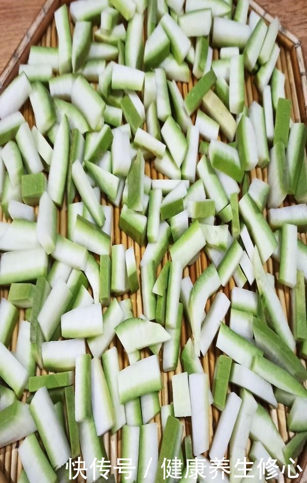 萝卜干|腌萝卜干,先腌还是先晒很多人弄错了,难怪萝卜干不脆,容易霉