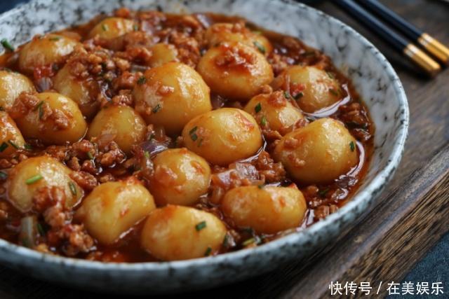 土豆|土豆新吃法,搓一搓蒸一蒸,上桌之后家人吃到汤汁都不剩