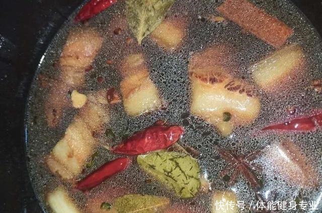 五花肉|终于没忍住,对肉夹馍下手了,饼酥肉烂,在家也能做大厨