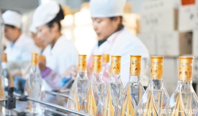 牌子|白酒瓶上若有这“3个特点”,不管啥牌子,基本是假酒或勾兑酒!