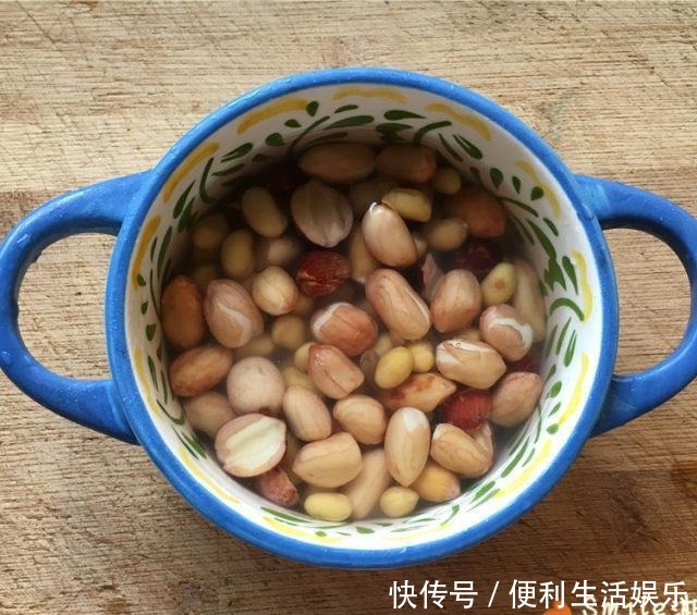 适合|适合秋天的滋补豆奶,口感如丝顺滑