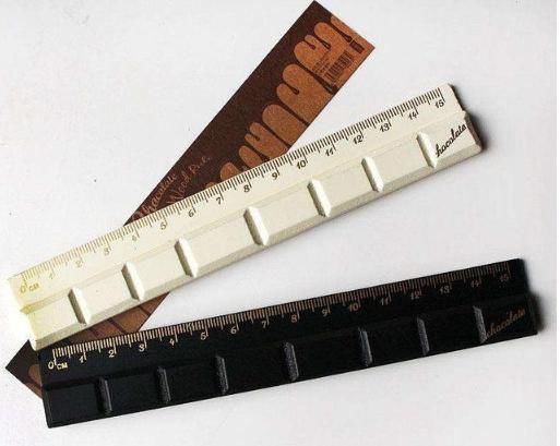 偷吃|上课能“光明正大”偷吃的零食,认出了巧克力糖,却被矿泉水骗了