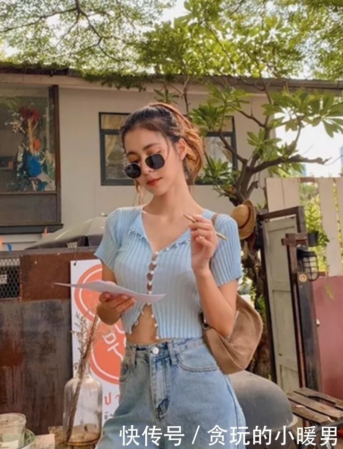 温柔|针织衫原来也能温柔且性感!这些针织tips很实在,学着穿就行