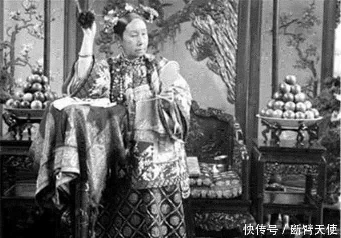 嫩照|据说慈禧是清朝第一美女,瞧瞧她18岁的嫩照,我反正是信了