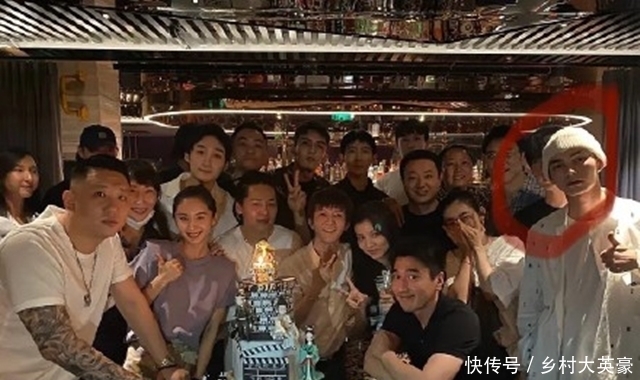  郭敬明之间|有一种富豪，叫连续怼郭敬明两年，还有一种S卡，叫早就认识