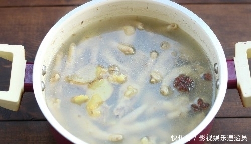  不腥|红烧鸡爪如此做，不腥不腻，色泽红亮味道好，越啃越香停不了