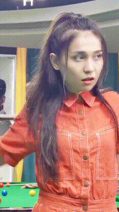  小姐姐|搞笑GIF：小姐姐，你能告诉我吗？你的身材怎么这么好啊！