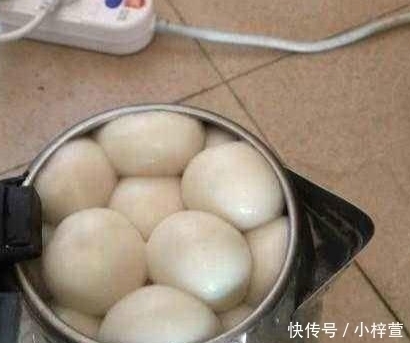 大学|被大学逼出来的“坚强”,饮水机吃火锅不算啥,啤酒瓶烧烤才是牛