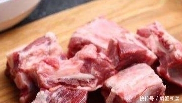 提醒|反复提醒，炖排骨切记不能先焯水，牢记这2步，排骨鲜嫩无腥味