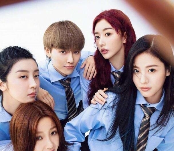 刘雨|C位内定?总决赛还没结束,某品牌官博就祝贺刘雨欣得了第一名!