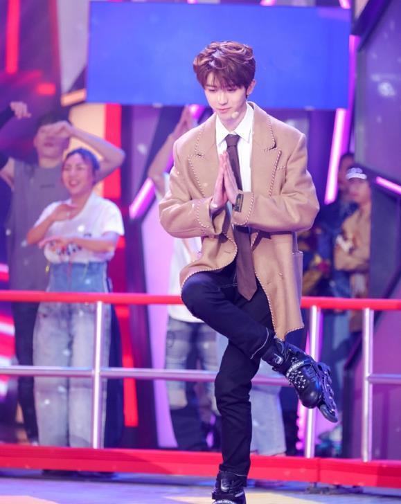  习生|快本预告播出，许佳琪三字告白蔡徐坤，蔡徐坤却说吓死了