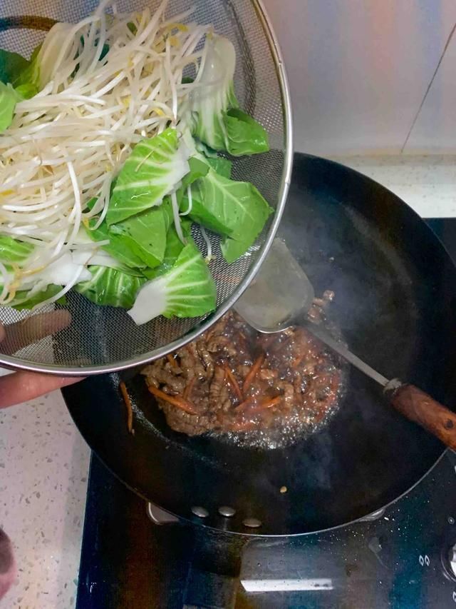 更劲道|在家做炒面,要是这样炒,面条更劲道,再也不粘锅