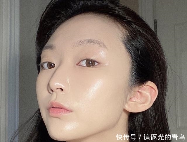  美妆蛋|上妆工具怎么选？刷子、美妆蛋、粉扑，教你如何挑选适合你的工具