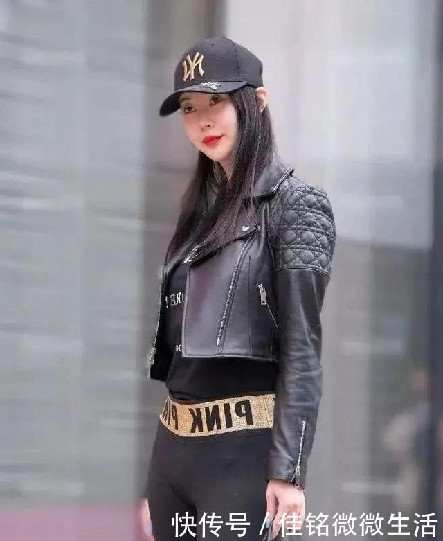 休闲|清新休闲范的打底裤装扮尽显优雅气息,甜美显气质