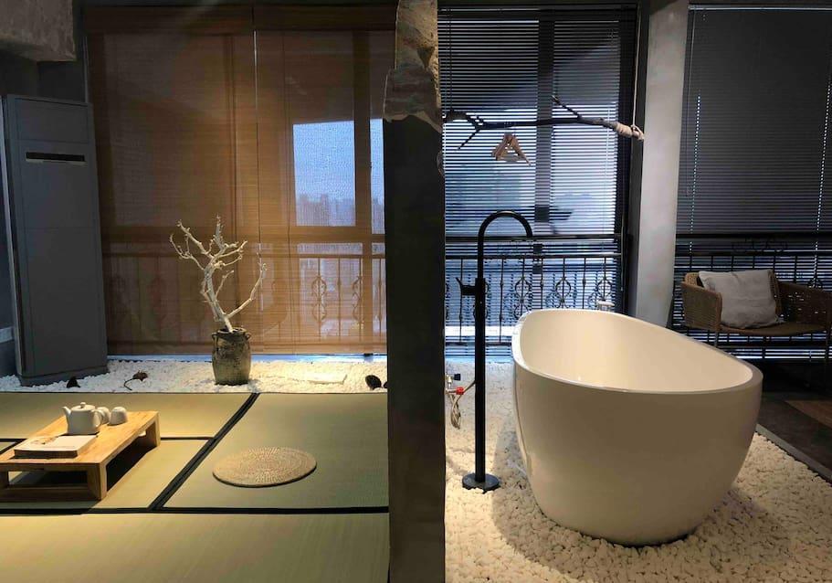 有趣|成都这家废墟艺术民宿太有趣,感觉就像是住在废品楼里