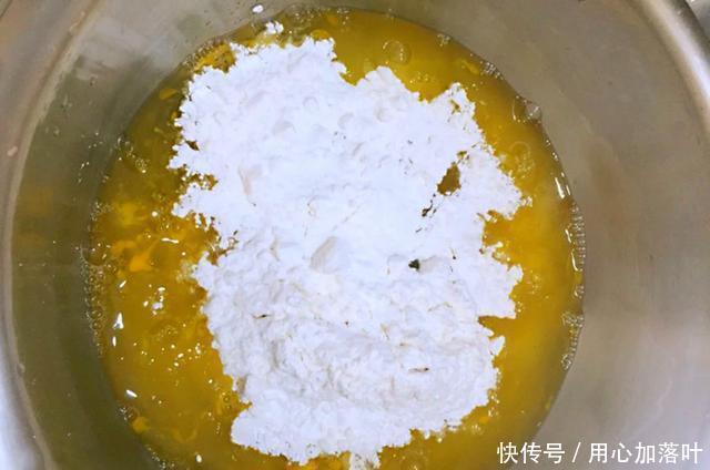芝麻|童年时吃的芝麻脆饼,教你家常做法,简单搅一搅,又香又脆