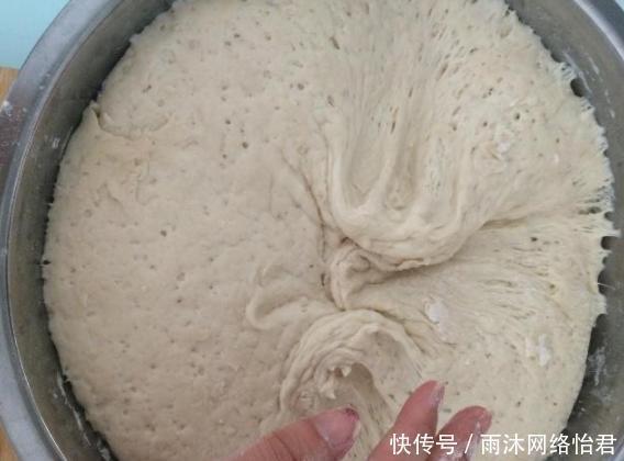 蒸出来的馒|蒸馒头别只放酵母和白糖,加一点“它”,10分钟发满盆,还更香软