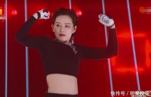 看起来|《浪姐》女星出道打扮令人意外:孟佳杀马特,李斯丹妮少女感十足