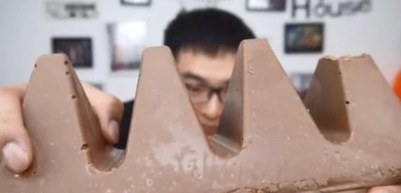 挑战|网红挑战吃30斤的巧克力,最后却“翻车”了吃不了改成喝