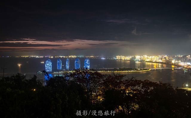  爱上读书馆|三亚，一个去了就不想走的城市4天3晚，带你玩转三亚精华