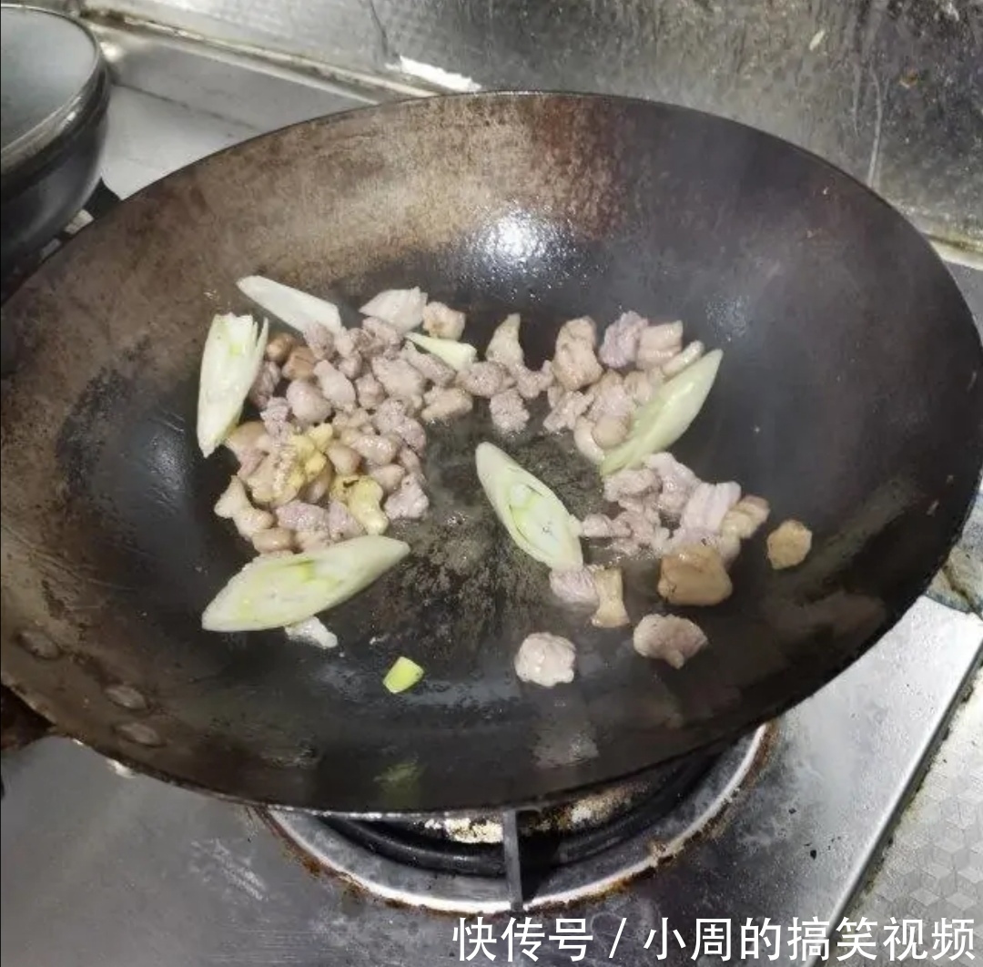  适合|家庭西红柿，豆角焖面，好吃又美味，最适合懒人。