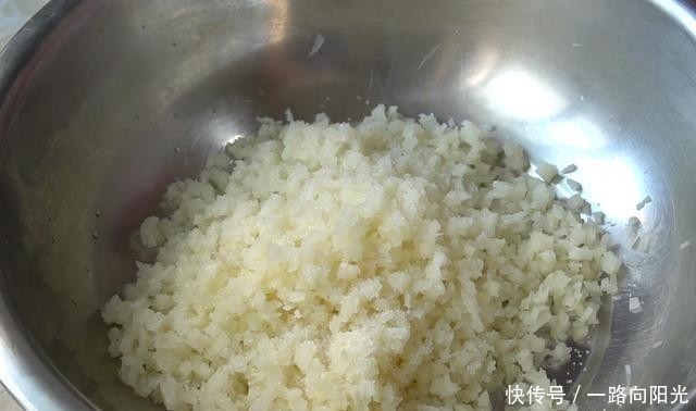 莲藕|秋天我家常做这锅汤,汤鲜肉嫩,开胃又营养,一上桌汤汁都不剩