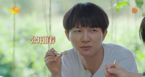 桌上|《向往4》周深夸黄磊葱油饼好吃,看清桌上剩菜后,网友懒得装