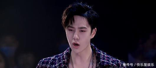  钟汉良|王一博战队水舞台险胜，钟汉良删减技巧动作，导演忽略安全因素