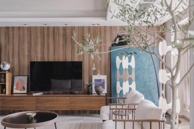  设计师|230㎡的半复式长什么样？设计师这样装修，自带阳光房，效果温馨