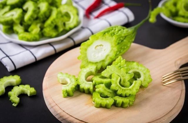  应酬|女高管一顿饭吃进了ICU？经常应酬、夜宵的人注意啦……