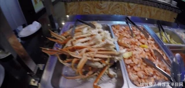 回本|男子吃海鲜自助,为回本吃6斤最贵的帝王蟹脚, 网友:跪服