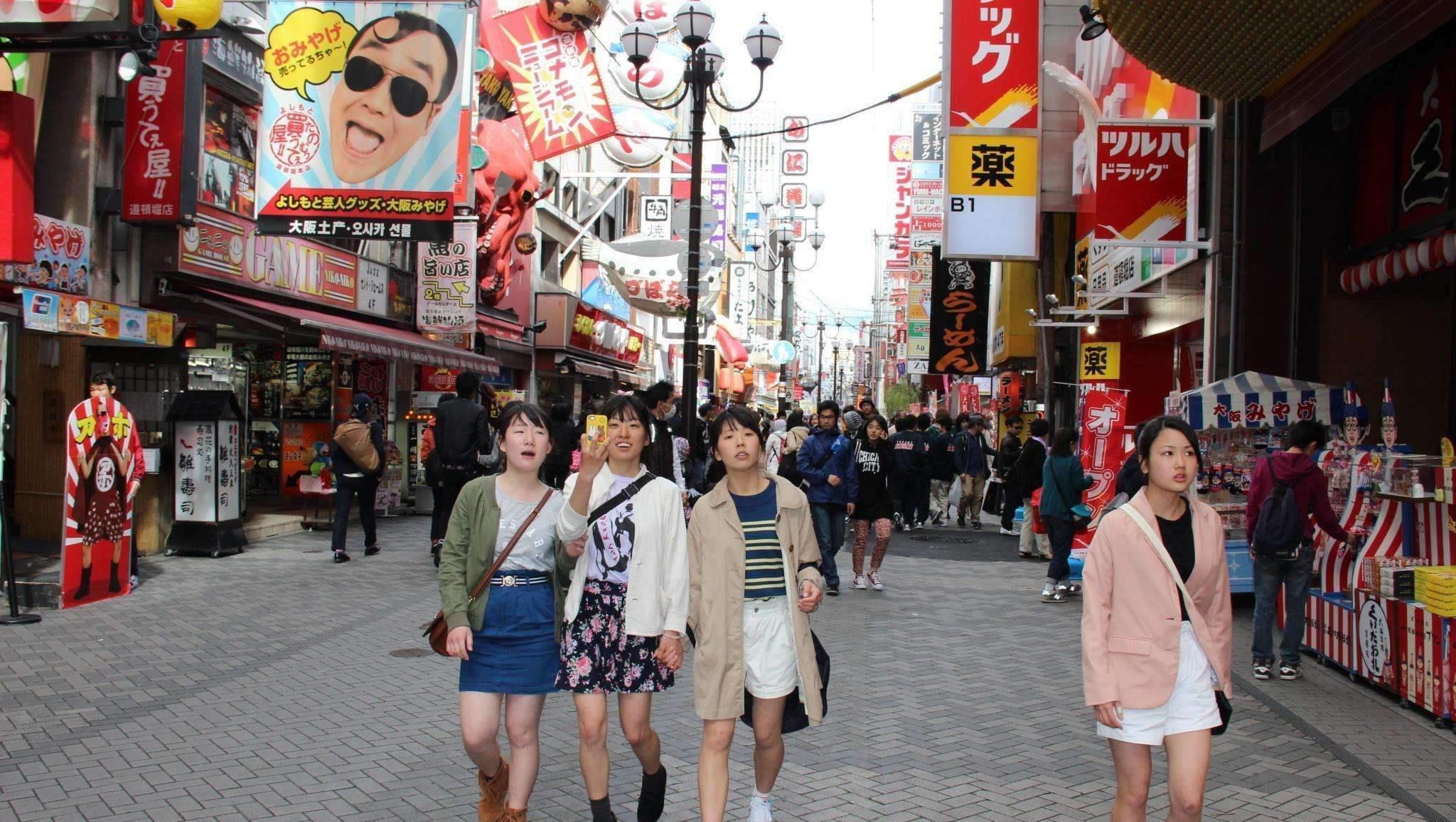 难解|为啥一看就知道是中国游客,这购物特色的背后含义,专家都难解