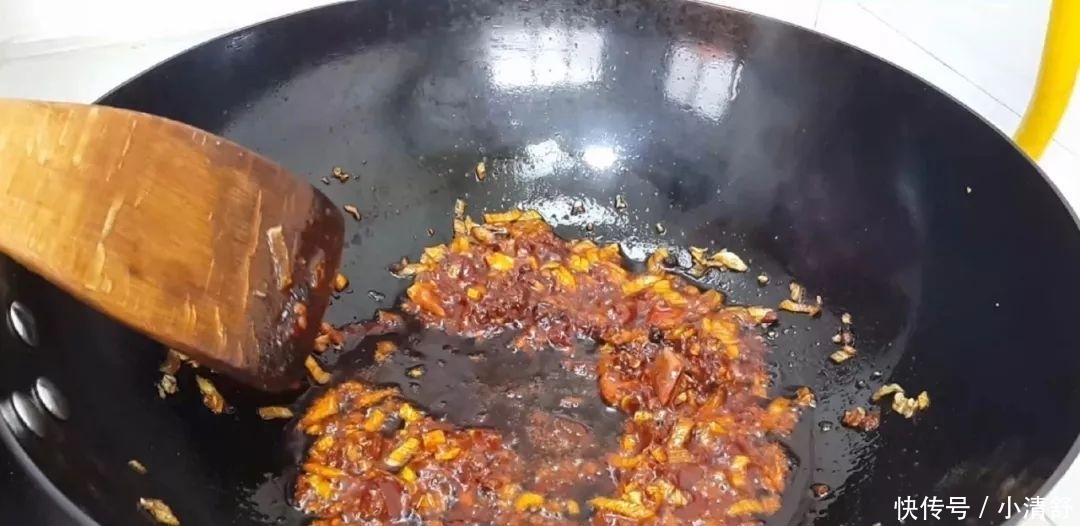 比水|1颗白菜,1块猪肉,教你简单一做,比水煮肉片都好吃,越吃越过瘾