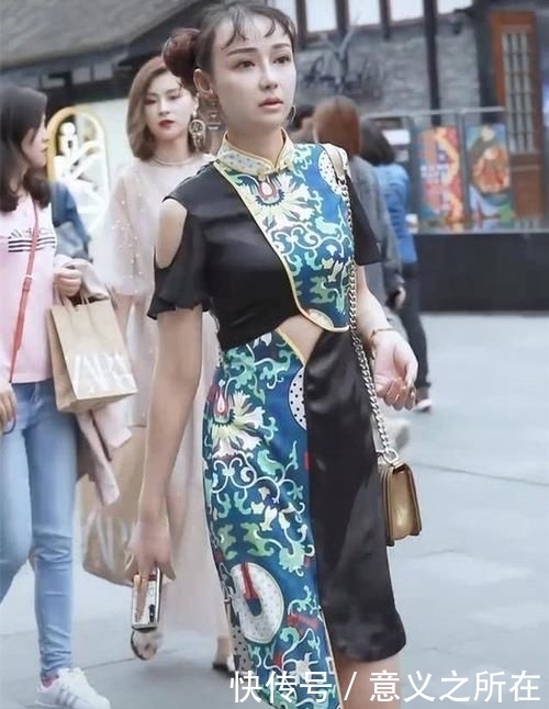 T恤|简单的T恤搭配九分裤，却给人不一样的个性风格