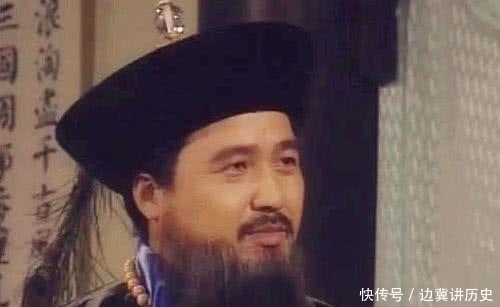 赶紧|将军上厕所发现一只小狗, 马上对属下说: 赶紧撤退, 违令者斩