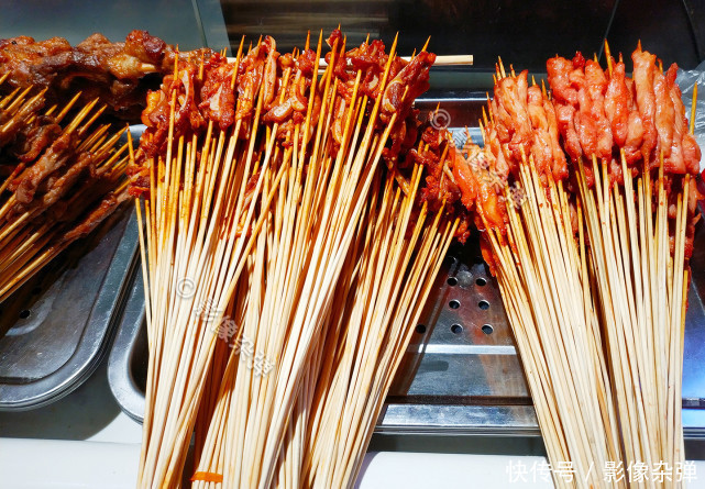 便宜|长沙街头的“网红”烧烤，白菜价10元30串，还有个难忘的名字