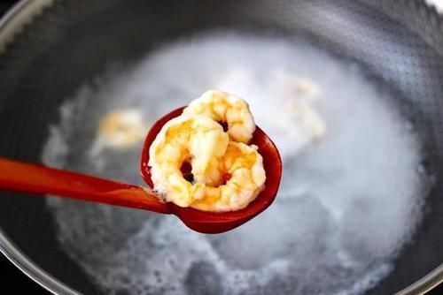  干净|天气渐热来道凉拌菜，芥末酱拌荷兰豆虾仁，营养超丰富