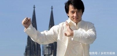  估值|一寸紫檀一寸金，成龙有上万件，20多年收藏估值上亿