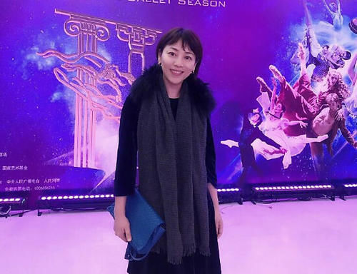 复旦|48岁主持人劳春燕生活照曝光,端庄大方被誉为“复旦才女”