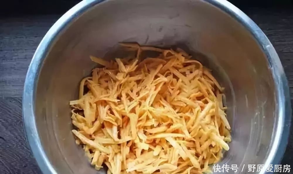  搞定|红薯一根，鸡蛋一个，不用和面，几步搞定早餐！