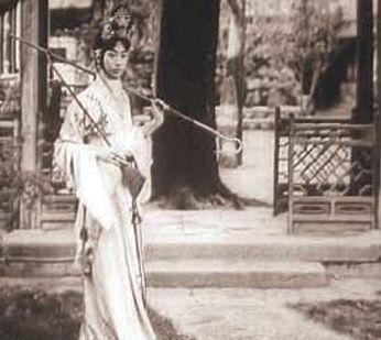 永久|鲁迅为何不屑梅兰芳:中国最伟大最永久的艺术是男人扮女人