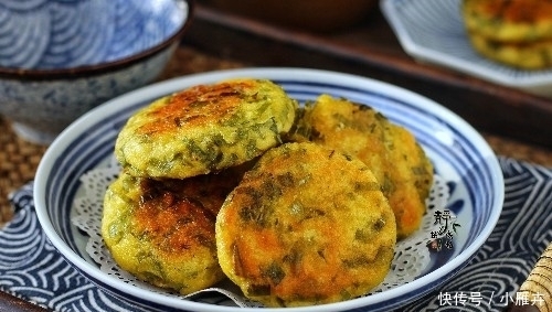 粗粮|不用早起也能吃到,粗粮发面早餐饼,加点菜叶如此煎,味道真是好