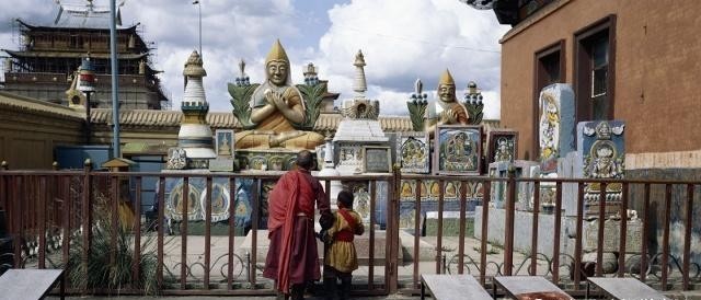 义士|修石桥为母行孝,杀和尚替父报仇,皇帝说“义士不杀”