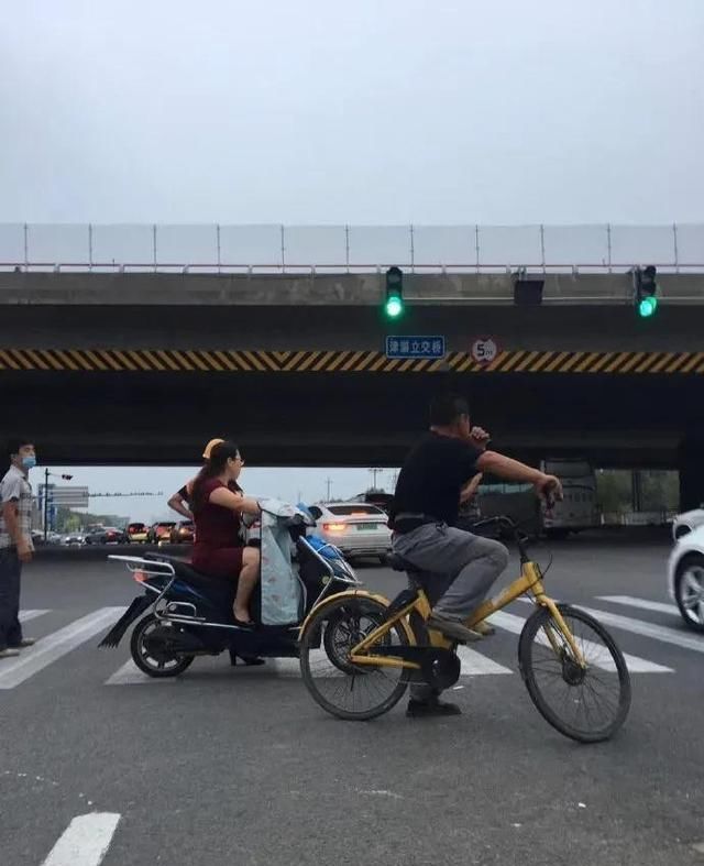 司机|司机逃跑，怎么一到关键时刻摄像头就都不开？