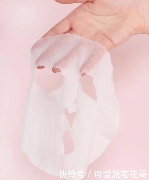  皮肤|常戴口罩一不小心惹上痘痘和起皮？打响紧急护肤战！